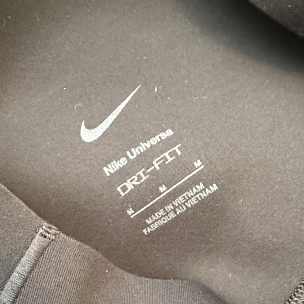 Nike Universa Black Leggings - Picture 8 of 9